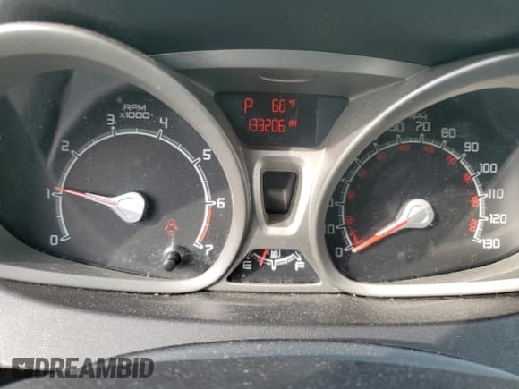 ✅ 2011 Ford Fiesta SES • VIN: 3FADP4FJ9BM147122 • Lot: 90666035. Wystawiony na Copart z przebiegiem 133 206 mil. Bezpłatny archiwum sprzedaży aukcyjnych z USA i szczegółowy raport historii pojazdu na DreamBid. Zdjęcie 9.