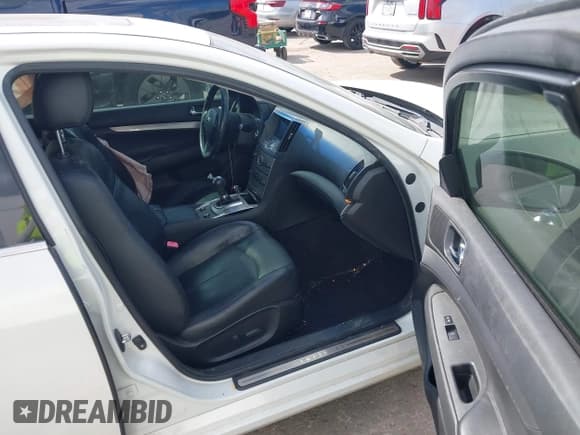 ✅ 2011 Infiniti G37 Journey • VIN: JN1CV6AP0BM301220 • Lot: 43431155. Wystawiony na IAAI z przebiegiem 140 076 mil. Bezpłatny archiwum sprzedaży aukcyjnych z USA i szczegółowy raport historii pojazdu na DreamBid. Zdjęcie 5.