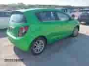 2015 Chevrolet Sonic LT z VIN 1G1JC6SB2F4112127, wystawiony jako IAAI lot #42243686 z przebiegiem 78 017 mil mil oraz . Historia ofert i sprzedaży dostępna na DreamBid. Obrazek 4.