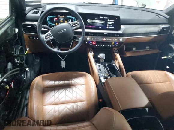 ✅ 2024 Kia Telluride EX X-Line • VIN: 5XYP3DGC0RG458173 • Lot: 91210865. Listed on Copart with 27,981 mi. Free auction sales archive from the USA and detailed vehicle history report at DreamBid. Image 8.