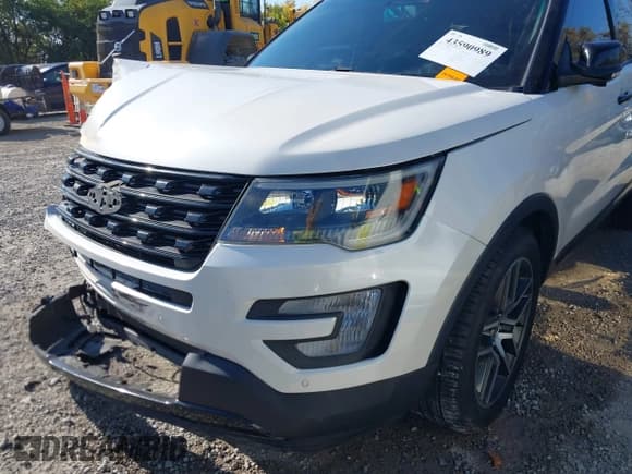 ✅ 2016 Ford Explorer Sport • VIN: 1FM5K8GT1GGB16769 • Lot: 43590989. Listed on IAAI with 114,618 mi. Free auction sales archive from the USA and detailed vehicle history report at DreamBid. Image 18.
