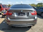 ✅ 2013 BMW X6 M • VIN: 5YMGZ0C5XDLL29831 • Lot: 71560674. Wystawiony na Copart z przebiegiem 116 849 mil. Bezpłatny archiwum sprzedaży aukcyjnych z USA i szczegółowy raport historii pojazdu na DreamBid. Zdjęcie 6.