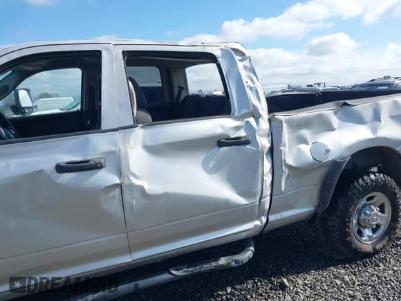 ✅ 2011 Ram 2500 Big Horn • VIN: 3D7UT2CL7BG552576 • Lot: 41719854. Wystawiony na IAAI z przebiegiem 124 524 mil. Bezpłatny archiwum sprzedaży aukcyjnych z USA i szczegółowy raport historii pojazdu na DreamBid. Zdjęcie 6.