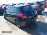 ✅ 2011 Nissan Versa SL • VIN: 3N1BC1CP2BL424738 • Lot: 43479250. Wystawiony na IAAI z przebiegiem 166 029 mil. Bezpłatny archiwum sprzedaży aukcyjnych z USA i szczegółowy raport historii pojazdu na DreamBid. Zdjęcie 3.