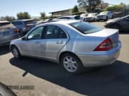 ✅ 2002 Mercedes-Benz C 230/260/280/320 • VIN: WDBRF61J42F257287 • Лот: 68022515. Опубликован ранее на Copart с пробегом 96 805 миль. Бесплатный доступ к архиву аукционных продаж из США и подробный отчёт об истории автомобиля на DreamBid. Изображение 2.