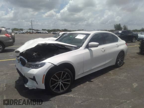 2020 BMW 3 Series 330i xDrive z VIN 3MW5R7J0XL8B23220, wystawiony jako IAAI lot #36889758 z przebiegiem 66 288 mil mil oraz . Historia ofert i sprzedaży dostępna na DreamBid. Obrazek 2.