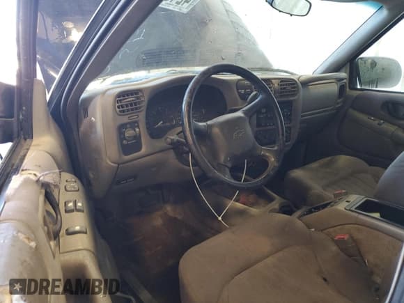 ✅ 2003 Chevrolet S-10 LS • VIN: 1GCDT19X938245738 • Лот: 42430445. Опубликован ранее на Copart с пробегом 190 658 миль. Бесплатный доступ к архиву аукционных продаж из США и подробный отчёт об истории автомобиля на DreamBid. Изображение 8.