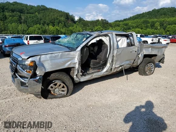 ✅ 2018 Chevrolet Silverado 2500HD LT • VIN: 1GC1KVEG1JF166981 • Lot: 61758485. Wystawiony na Copart z przebiegiem Nie podano. Bezpłatny archiwum sprzedaży aukcyjnych z USA i szczegółowy raport historii pojazdu na DreamBid. Zdjęcie 1.