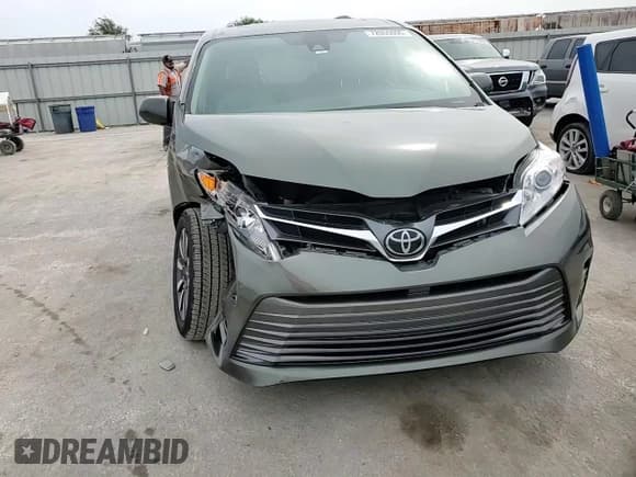 ✅ 2019 Toyota Sienna XLE • VIN: 5TDDZ3DC9KS220525 • Лот: 72055095. Опубликован ранее на Copart с пробегом 89 745 миль. Бесплатный доступ к архиву аукционных продаж из США и подробный отчёт об истории автомобиля на DreamBid. Изображение 14.