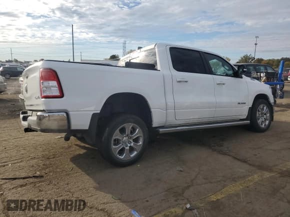 ✅ 2021 Ram 1500 Big Horn • VIN: 1C6RRFFG4MN646193 • Lot: 86700155. Wystawiony na Copart z przebiegiem 40 388 mil. Bezpłatny archiwum sprzedaży aukcyjnych z USA i szczegółowy raport historii pojazdu na DreamBid. Zdjęcie 3.