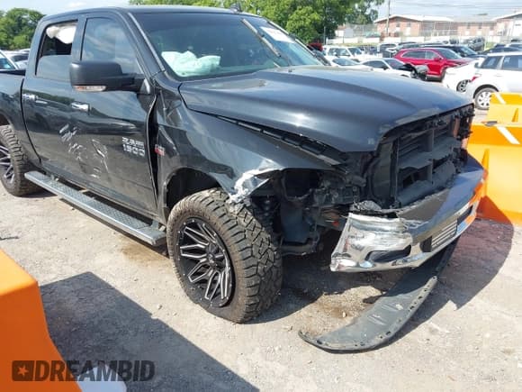 ✅ 2018 Ram 1500 Big Horn • VIN: 3C6RR7LT8JG130740 • Lot: 42822308. Wystawiony na IAAI z przebiegiem 103 758 mil. Bezpłatny archiwum sprzedaży aukcyjnych z USA i szczegółowy raport historii pojazdu na DreamBid. Zdjęcie 6.