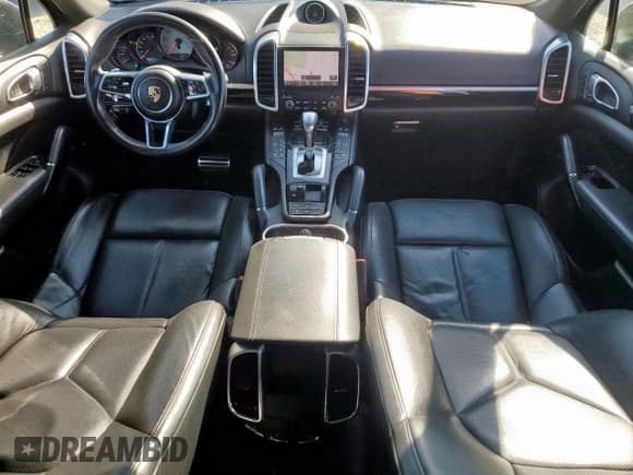 ✅ 2017 Porsche Cayenne S • VIN: WP1AB2A21HLA50148 • Лот: 86157905. Опубликован ранее на Copart с пробегом 122 467 миль. Бесплатный доступ к архиву аукционных продаж из США и подробный отчёт об истории автомобиля на DreamBid. Изображение 8.