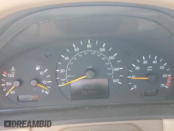 ✅ 2000 Mercedes-Benz E 320/430 4 Matic • VIN: WDBJH82J1YX036394 • Lot: 58012805. Wystawiony na Copart z przebiegiem 157 984 mil. Bezpłatny archiwum sprzedaży aukcyjnych z USA i szczegółowy raport historii pojazdu na DreamBid. Zdjęcie 9.