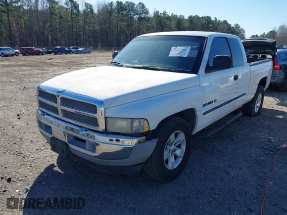 ✅ 2001 Dodge 1500 • VIN: 3B7HC13Y81G754780 • Lot: 41771527. Listed on IAAI with 310,186 mi. Free auction sales archive from the USA and detailed vehicle history report at DreamBid. Image 2.