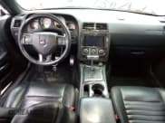 ✅ 2013 Dodge Challenger R/T Classic • VIN: 2C3CDYBT9DH733726 • Lot: 81137644. Wystawiony na Copart z przebiegiem 154 437 mil. Bezpłatny archiwum sprzedaży aukcyjnych z USA i szczegółowy raport historii pojazdu na DreamBid. Zdjęcie 8.