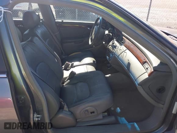 ✅ 2005 Cadillac DeVille • VIN: 1G6KD54Y25U265337 • Lot: 43411970. Wystawiony na IAAI z przebiegiem 149 747 mil. Bezpłatny archiwum sprzedaży aukcyjnych z USA i szczegółowy raport historii pojazdu na DreamBid. Zdjęcie 5.