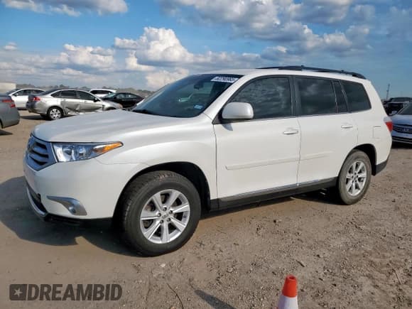 ✅ 2013 Toyota Highlander SE • VIN: 5TDZK3EH5DS135351 • Лот: 82290965. Опубликован ранее на Copart с пробегом 310 206 миль. Бесплатный доступ к архиву аукционных продаж из США и подробный отчёт об истории автомобиля на DreamBid. Изображение 1.