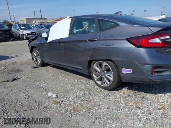✅ 2018 Honda Clarity • VIN: JHMZC5F19JC021696 • Lot: 41920191. Listed on IAAI with Not provided. Free auction sales archive from the USA and detailed vehicle history report at DreamBid. Image 3.