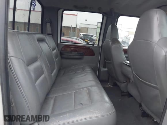 ✅ 2002 Ford F-350 XL • VIN: 1FTSW31F62EB93708 • Lot: 43071479. Wystawiony na IAAI z przebiegiem 313 824 mil. Bezpłatny archiwum sprzedaży aukcyjnych z USA i szczegółowy raport historii pojazdu na DreamBid. Zdjęcie 8.