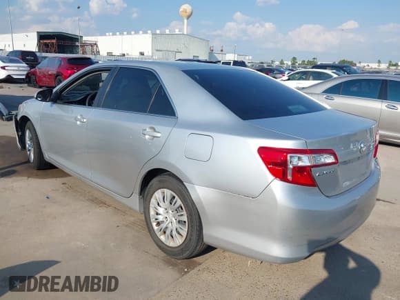 ✅ 2014 Toyota Camry LE • VIN: 4T4BF1FK9ER425000 • Лот: 43211452. Опубликован ранее на IAAI с пробегом Не указан. Бесплатный доступ к архиву аукционных продаж из США и подробный отчёт об истории автомобиля на DreamBid. Изображение 3.