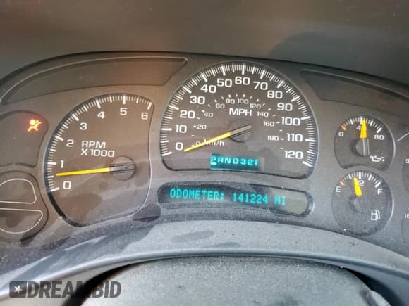 ✅ 2005 Chevrolet Silverado 1500 Z71 • VIN: 1GCEK19Z75Z266321 • Лот: 61169644. Опубликован ранее на Copart с пробегом 141 224 миль. Бесплатный доступ к архиву аукционных продаж из США и подробный отчёт об истории автомобиля на DreamBid. Изображение 9.