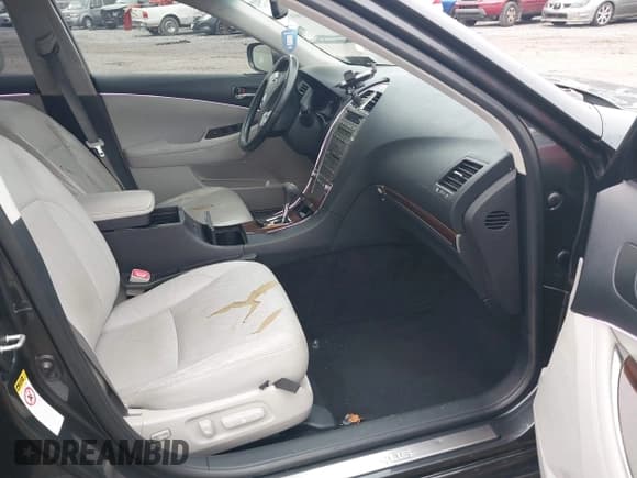 ✅ 2010 Lexus ES 330 • VIN: JTHBK1EG6A2382067 • Lot: 43747008. Wystawiony na IAAI z przebiegiem 164 254 mil. Bezpłatny archiwum sprzedaży aukcyjnych z USA i szczegółowy raport historii pojazdu na DreamBid. Zdjęcie 5.