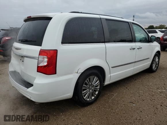 ✅ 2016 Chrysler Town & Country Touring L Anniversary Edition • VIN: 2C4RC1CGXGR121034 • Лот: 85331795. Опубликован ранее на Copart с пробегом 155 068 миль. Бесплатный доступ к архиву аукционных продаж из США и подробный отчёт об истории автомобиля на DreamBid. Изображение 3.