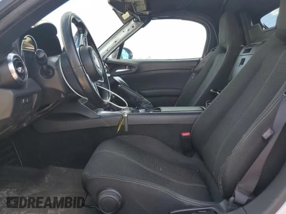 ✅ 2017 FIAT 124 Spider Elaborazione Abarth • VIN: JC1NFAEK9H0131229 • Lot: 69969935. Wystawiony na Copart z przebiegiem 104 518 mil. Bezpłatny archiwum sprzedaży aukcyjnych z USA i szczegółowy raport historii pojazdu na DreamBid. Zdjęcie 7.