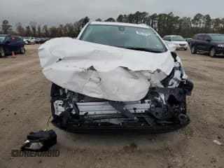 ✅ 2024 Buick Enclave Essence • VIN: 5GAERBKW3RJ108078 • Lot: 71628865. Listed on Copart with 2,003 mi. Free auction sales archive from the USA and detailed vehicle history report at DreamBid. Image 5.