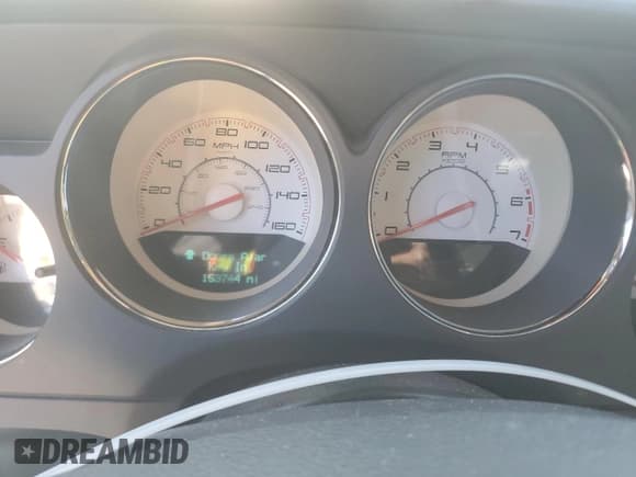 ✅ 2014 Dodge Challenger R/T Classic • VIN: 2C3CDYBTXEH205369 • Lot: 76815314. Wystawiony na Copart z przebiegiem 153 744 mil. Bezpłatny archiwum sprzedaży aukcyjnych z USA i szczegółowy raport historii pojazdu na DreamBid. Zdjęcie 9.