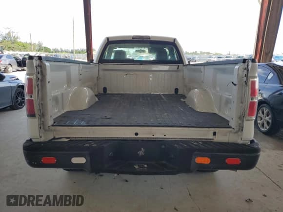 ✅ 2010 Ford F-150 XL • VIN: 1FTMF1CW2AKA46442 • Lot: 61101535. Listed on Copart with 85,411 mi. Free auction sales archive from the USA and detailed vehicle history report at DreamBid. Image 6.