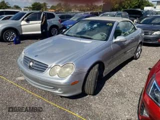 ✅ 2005 Mercedes-Benz CLK 320 • VIN: WDBTK65GX5T052787 • Lot: 43741645. Wystawiony na IAAI z przebiegiem 158 426 mil. Bezpłatny archiwum sprzedaży aukcyjnych z USA i szczegółowy raport historii pojazdu na DreamBid. Zdjęcie 2.