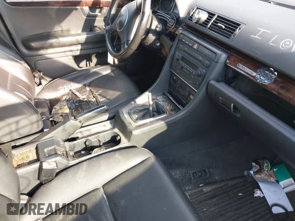 ✅ 2002 Audi A4 1.8T • VIN: WAULC68E52A172607 • Lot: 42100007. Listed on IAAI with 211,950 mi. Free auction sales archive from the USA and detailed vehicle history report at DreamBid. Image 5.