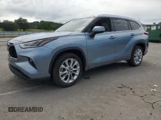 ✅ 2022 Toyota Highlander Hybrid Limited • VIN: 5TDYARAH8NS012619 • Лот: 68895425. Опубликован ранее на Copart с пробегом 73 572 миль. Бесплатный доступ к архиву аукционных продаж из США и подробный отчёт об истории автомобиля на DreamBid. Изображение 1.