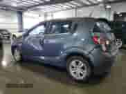 2013 Chevrolet Sonic LT z VIN 1G1JC6SH7D4135453, wystawiony jako Copart lot #69245324 z przebiegiem 124 293 mil mil oraz Szkoda całkowita • Salvage title. Historia ofert i sprzedaży dostępna na DreamBid. Obrazek 2.