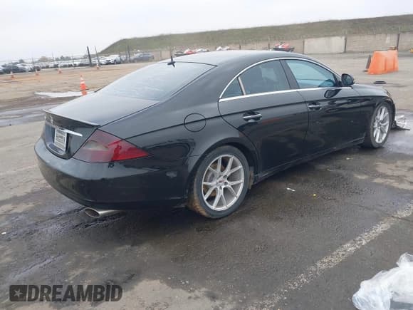 ✅ 2006 Mercedes-Benz CLS 500 • VIN: WDDDJ75X26A052011 • Lot: 43806450. Listed on IAAI with 166,454 mi. Free auction sales archive from the USA and detailed vehicle history report at DreamBid. Image 4.