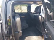 ✅ 2018 Chevrolet Silverado 1500 LTZ • VIN: 3GCUKSEC2JG385701 • Lot: 42591040. Wystawiony na IAAI z przebiegiem 138 760 mil. Bezpłatny archiwum sprzedaży aukcyjnych z USA i szczegółowy raport historii pojazdu na DreamBid. Zdjęcie 8.