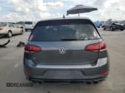 ✅ 2019 Volkswagen Golf R • VIN: WVWWA7AUXKW207836 • Lot: 59841674. Wystawiony na Copart z przebiegiem 83 536 mil. Bezpłatny archiwum sprzedaży aukcyjnych z USA i szczegółowy raport historii pojazdu na DreamBid. Zdjęcie 6.