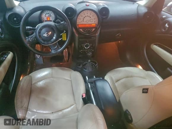 ✅ 2013 MINI Countryman S ALL4 • VIN: WMWZC5C57DWP32208 • Lot: 95294255. Listed on Copart with 124,849 mi. Free auction sales archive from the USA and detailed vehicle history report at DreamBid. Image 8.