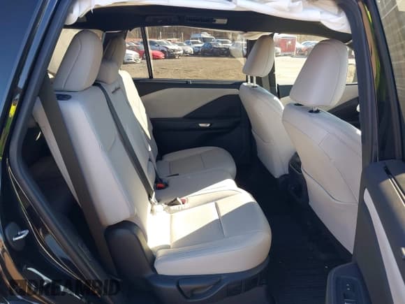 ✅ 2024 Lexus TX 350 • VIN: 5TDAAAB6XRS011042 • Lot: 43596396. Wystawiony na IAAI z przebiegiem 18 284 mil. Bezpłatny archiwum sprzedaży aukcyjnych z USA i szczegółowy raport historii pojazdu na DreamBid. Zdjęcie 8.