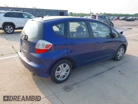 ✅ 2011 Honda Fit • VIN: JHMGE8H35BC028017 • Lot: 42416536. Listed on IAAI with 135,788 mi. Free auction sales archive from the USA and detailed vehicle history report at DreamBid. Image 4.