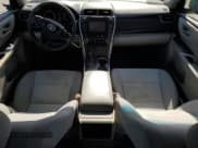 ✅ 2017 Toyota Camry LE • VIN: 4T1BF1FK0HU667950 • Lot: 90347685. Wystawiony na Copart z przebiegiem 101 670 mil. Bezpłatny archiwum sprzedaży aukcyjnych z USA i szczegółowy raport historii pojazdu na DreamBid. Zdjęcie 8.