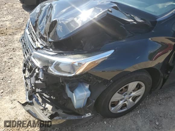 ✅ 2017 Chevrolet Cruze LS • VIN: 1G1BC5SM8H7193815 • Lot: 56256972. Listed on Copart with 105,339 mi. Free auction sales archive from the USA and detailed vehicle history report at DreamBid. Image 9.