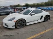 ✅ 2024 Porsche 718 Cayman • VIN: WP0AA2A82RK256238 • Lot: 86158025. Wystawiony na Copart z przebiegiem 2 233 mil. Bezpłatny archiwum sprzedaży aukcyjnych z USA i szczegółowy raport historii pojazdu na DreamBid. Zdjęcie 1.