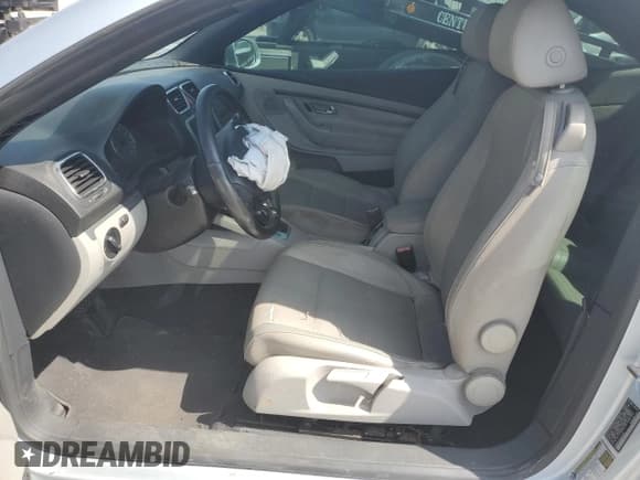 ✅ 2008 Volkswagen Eos Turbo • VIN: WVWBA71F48V041392 • Лот: 69295394. Опубликован ранее на Copart с пробегом 127 873 миль. Бесплатный доступ к архиву аукционных продаж из США и подробный отчёт об истории автомобиля на DreamBid. Изображение 7.