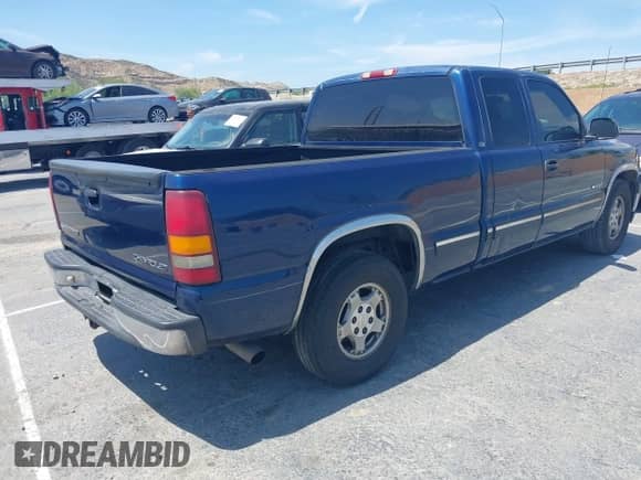 ✅ 2001 Chevrolet Silverado 1500 LT • VIN: 1GCEC19T61Z324941 • Lot: 42094622. Wystawiony na IAAI z przebiegiem 192 814 mil mil. Skorzystaj z bezpłatnego archiwum sprzedaży aukcyjnych z USA i zobacz szczegółowy raport historii pojazdu na DreamBid. Zdjęcie 4.
