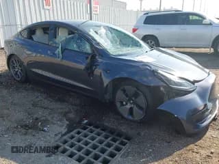 ✅ 2022 Tesla Model 3 Long Range • VIN: 5YJ3E1EB6NF153697 • Lot: 43190957. Wystawiony na IAAI z przebiegiem 68 026 mil. Bezpłatny archiwum sprzedaży aukcyjnych z USA i szczegółowy raport historii pojazdu na DreamBid. Zdjęcie 1.