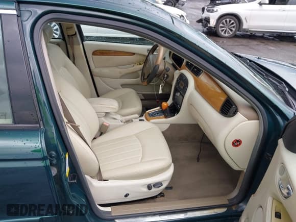 ✅ 2002 Jaguar X-Type • VIN: SAJEA51D92XC15084 • Лот: 42812857. Опубликован ранее на IAAI с пробегом 63 872 миль. Бесплатный доступ к архиву аукционных продаж из США и подробный отчёт об истории автомобиля на DreamBid. Изображение 5.