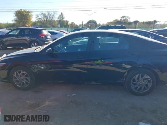 ✅ 2024 Hyundai Elantra SEL • VIN: KMHLM4DG5RU769725 • Lot: 43875207. Listed on IAAI with 47,232 mi. Free auction sales archive from the USA and detailed vehicle history report at DreamBid. Image 14.