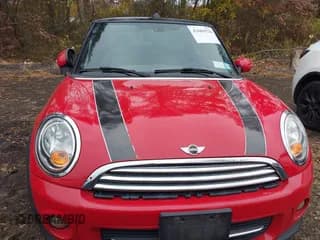 ✅ 2015 MINI Convertible • VIN: WMWZN3C57FT862959 • Lot: 43669520. Wystawiony na IAAI z przebiegiem 84 118 mil. Bezpłatny archiwum sprzedaży aukcyjnych z USA i szczegółowy raport historii pojazdu na DreamBid. Zdjęcie 6.